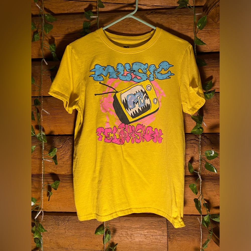 MTV Yellow T-Shirt; Size M